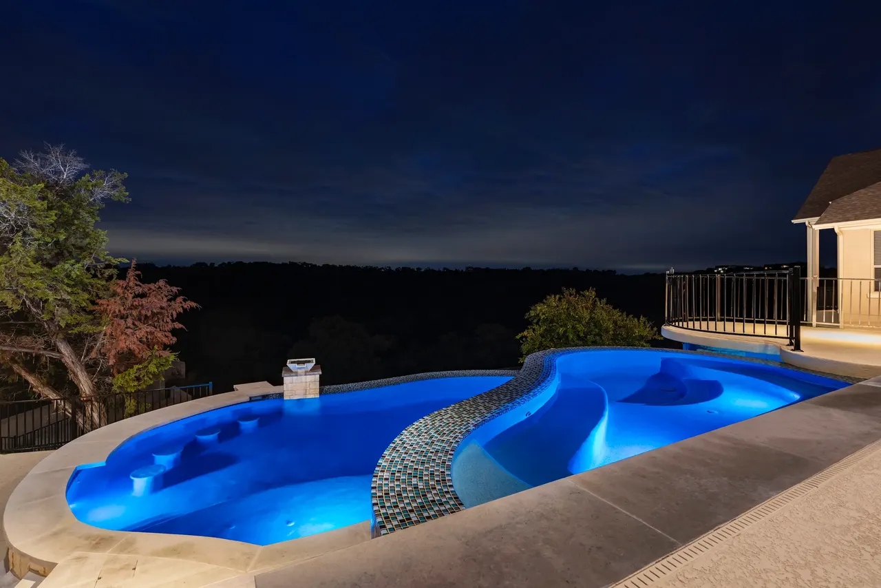 Infinity & Vanishing-Edge Pools by GB IV Designs (photo 18)