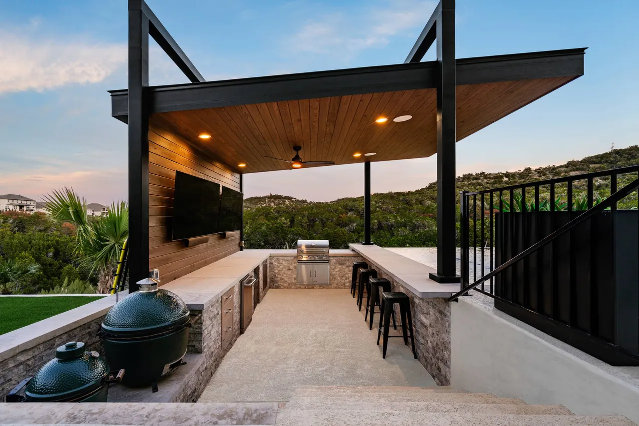 Outdoor Living by GB IV Designs