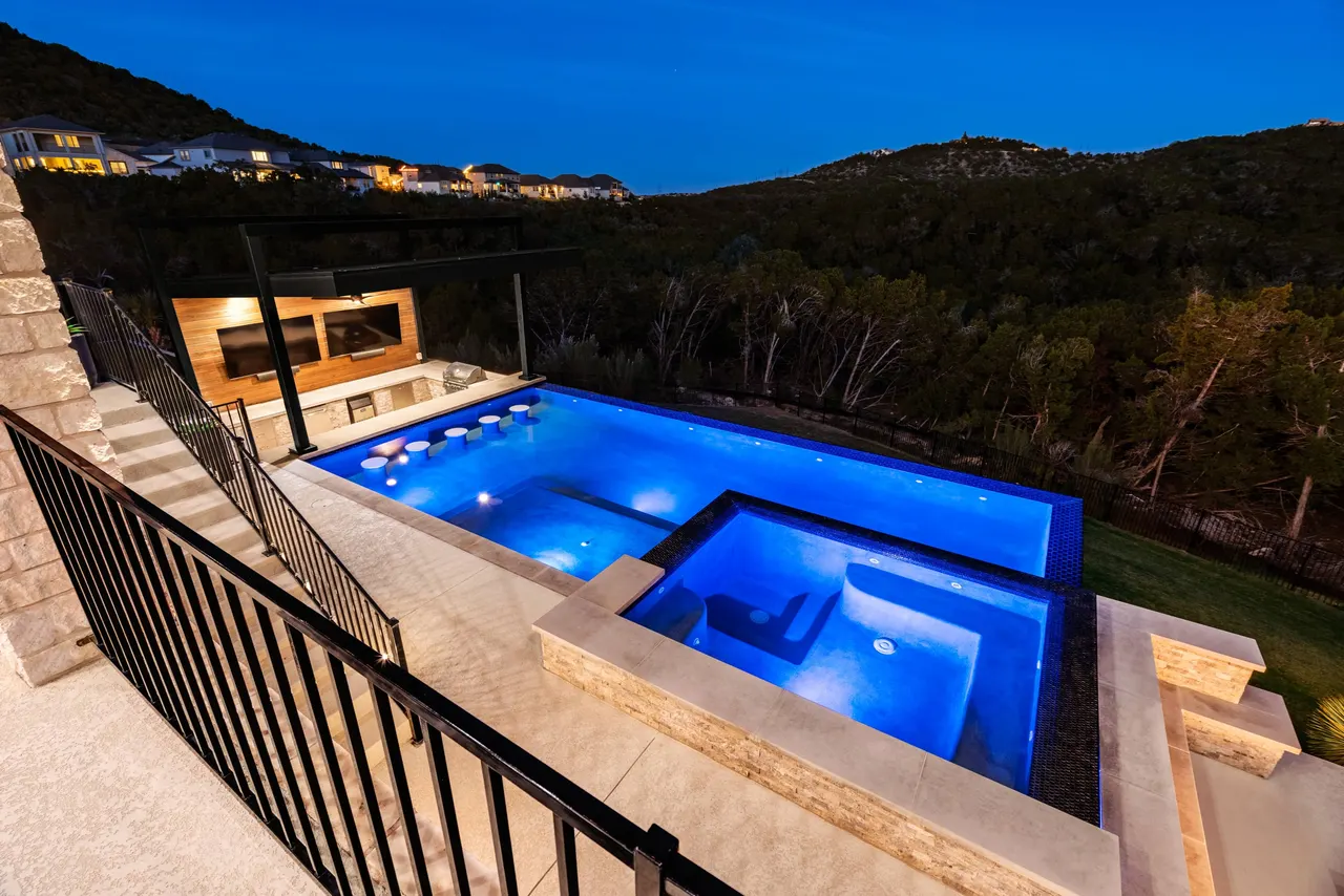 Canyon Rim — Vanishing-edge pool & outdoor living in Austin, TX by GB IV Designs (photo 11)