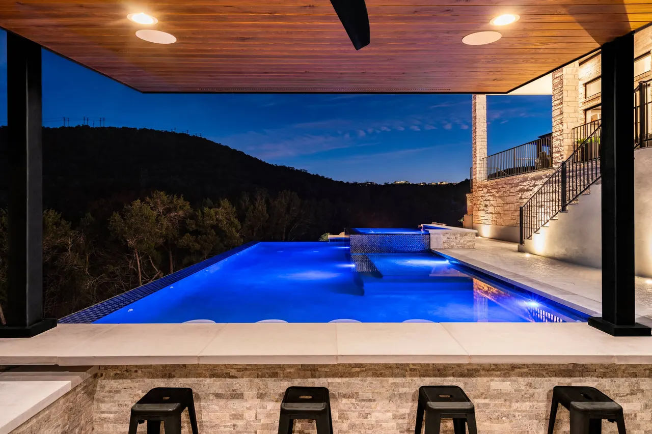 Canyon Rim — Vanishing-edge pool & outdoor living in Austin, TX by GB IV Designs (photo 13)