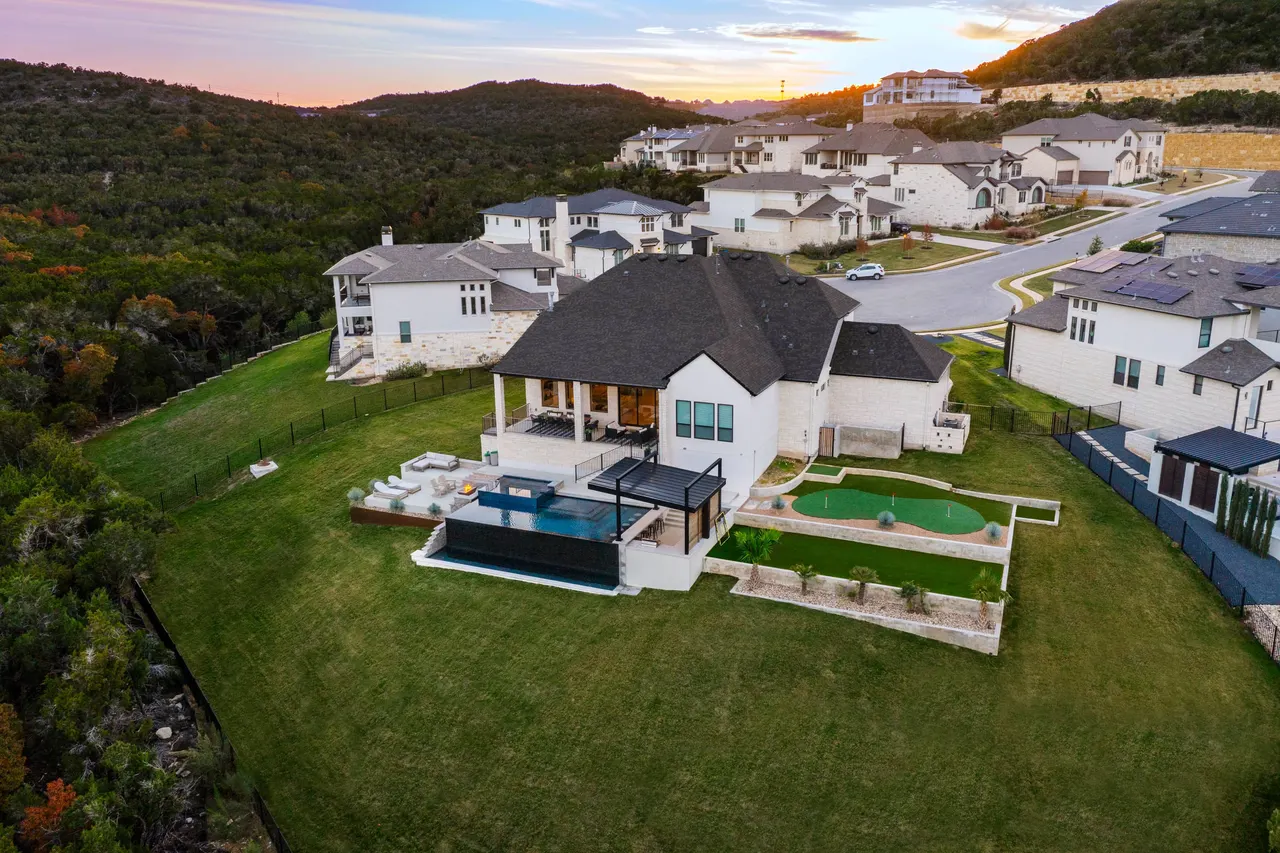 Canyon Rim — Vanishing-edge pool & outdoor living in Austin, TX by GB IV Designs (photo 16)