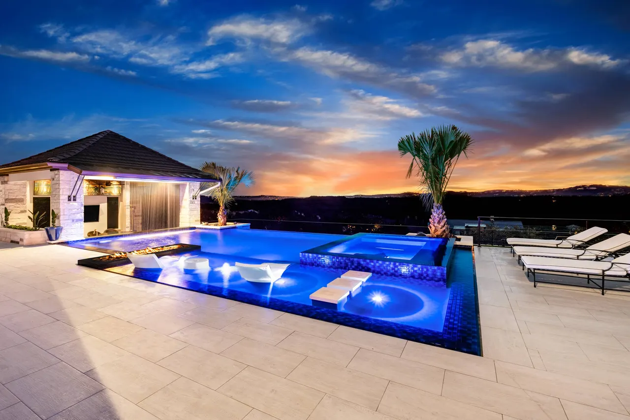 Cliffside Overflow — Estate aquatic environment in Bee Cave, Texas, by GB IV Designs