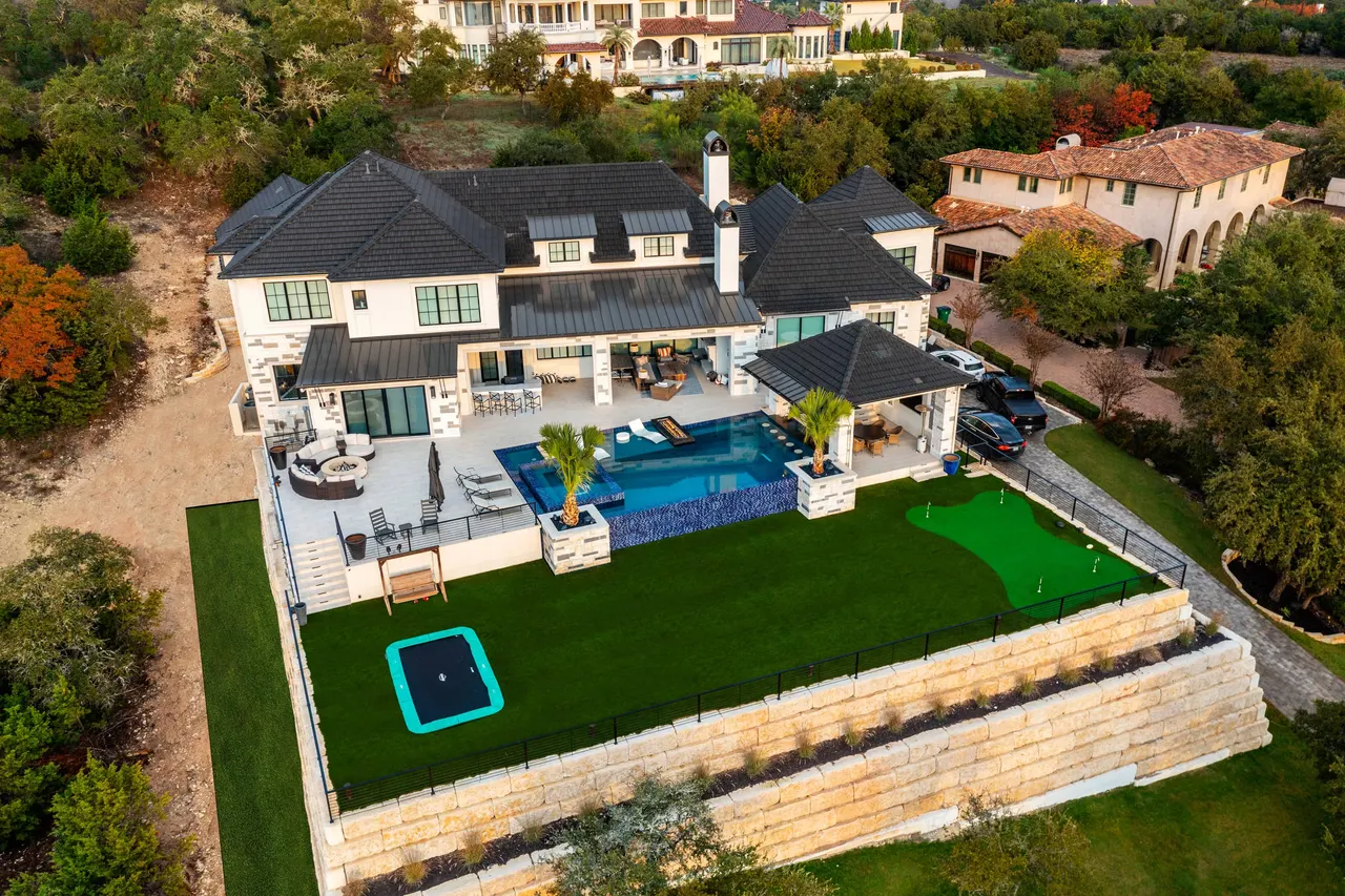 Cliffside Overflow — Estate aquatic environment in Bee Cave, TX by GB IV Designs (photo 22)