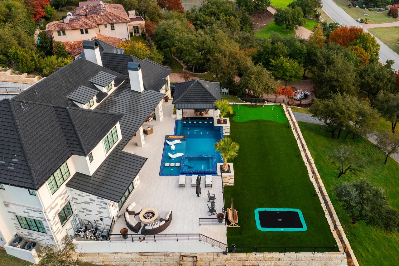 Cliffside Overflow — Estate aquatic environment in Bee Cave, TX by GB IV Designs (photo 23)