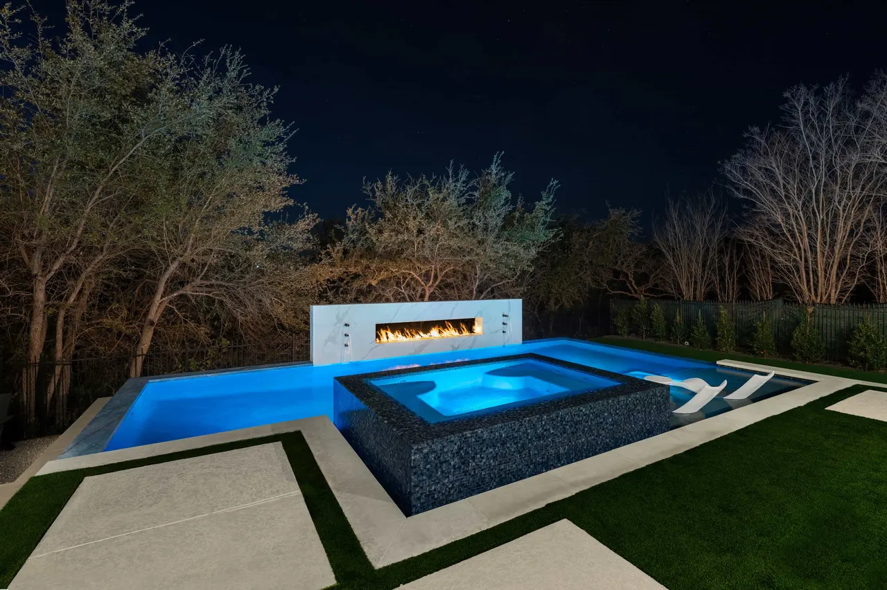 Courtyard Linear — Raised linear pool in Tarrytown, TX by GB IV Designs (photo 1)