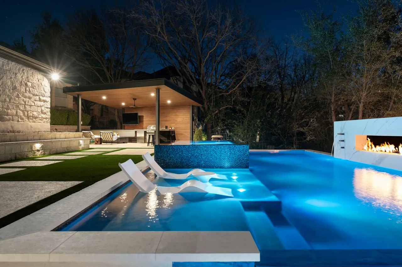 Courtyard Linear — Raised linear pool in Tarrytown, TX by GB IV Designs (photo 3)