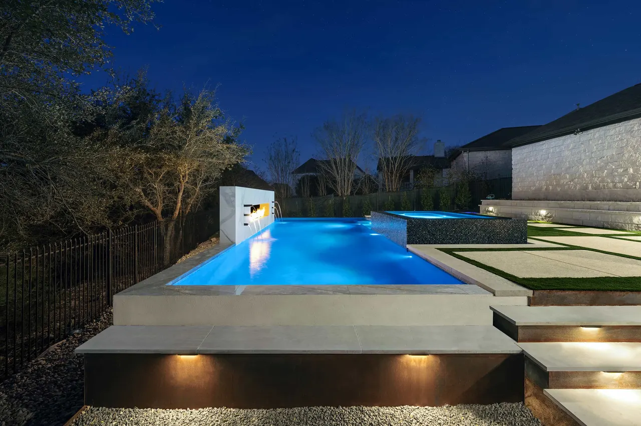 Courtyard Linear — Raised linear pool in Tarrytown, TX by GB IV Designs (photo 4)