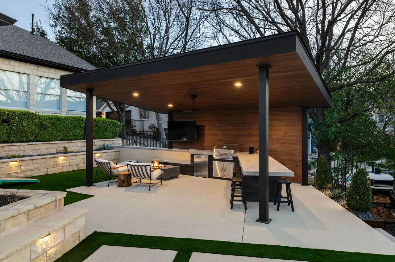 Courtyard Linear — Raised linear pool in Tarrytown, TX by GB IV Designs (photo 10)