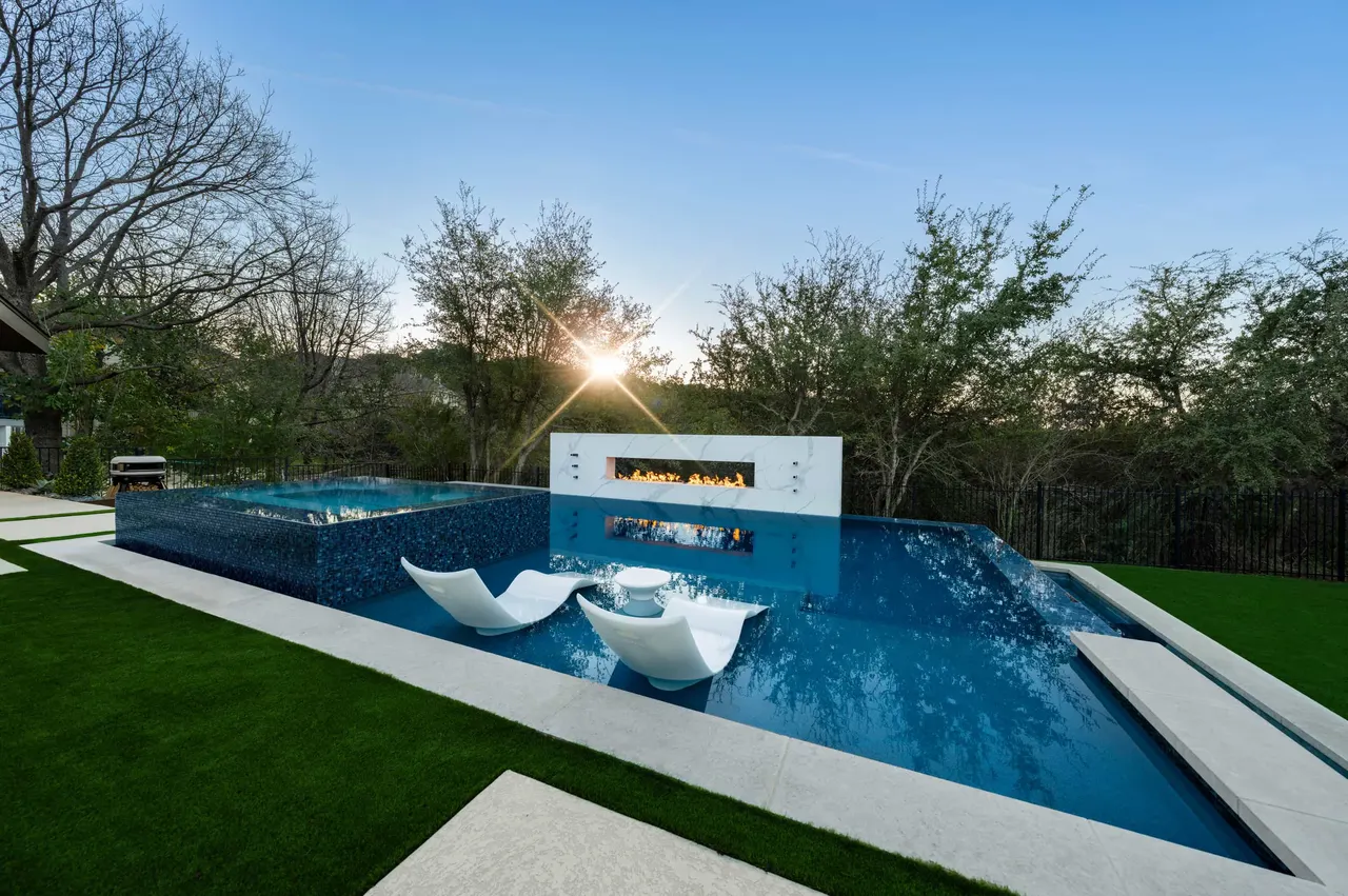 Courtyard Linear — Raised linear pool in Tarrytown, TX by GB IV Designs (photo 13)