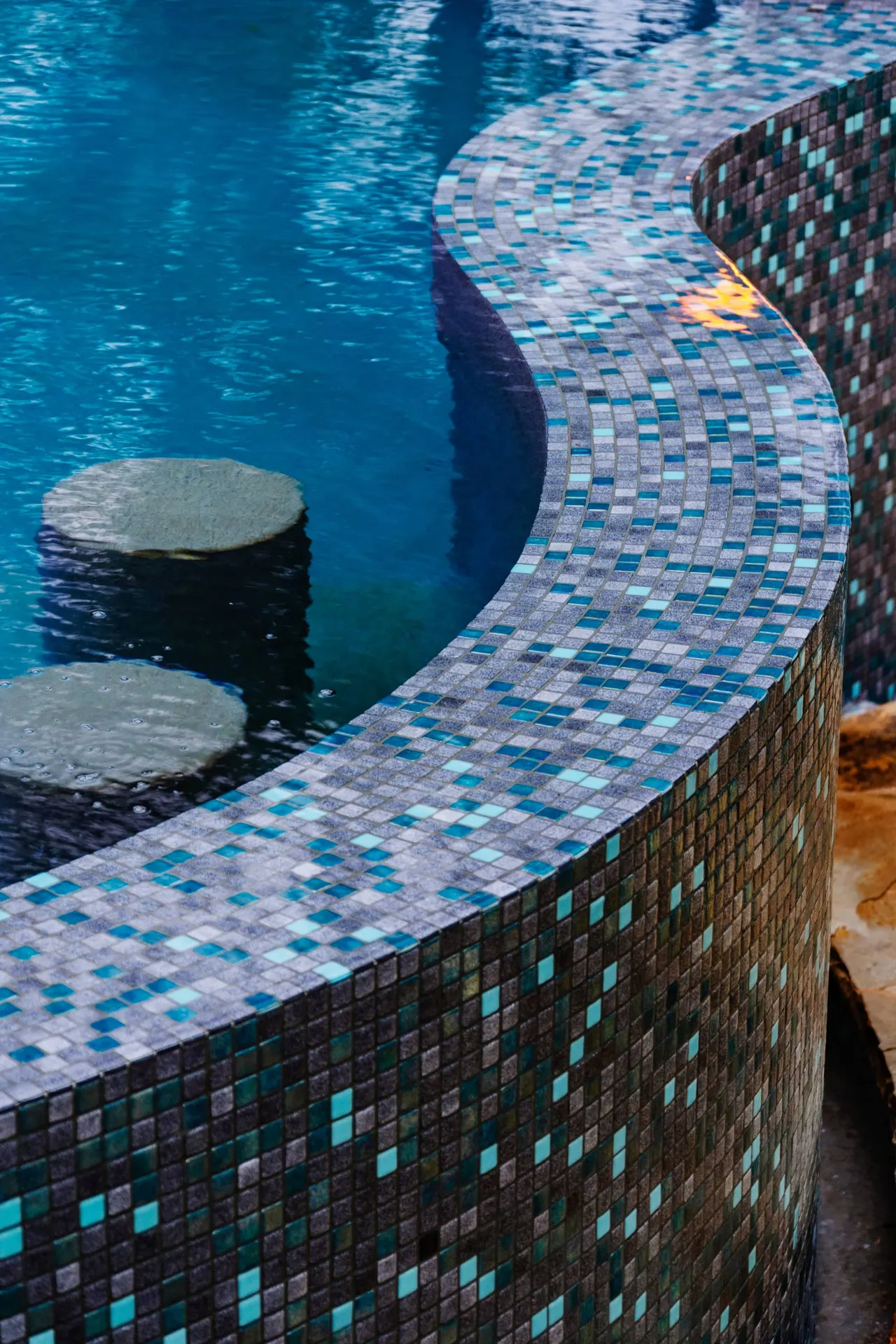 Lakeside Glass — Renovation & vanishing-edge spa in Dripping Springs, TX by GB IV Designs (photo 17)
