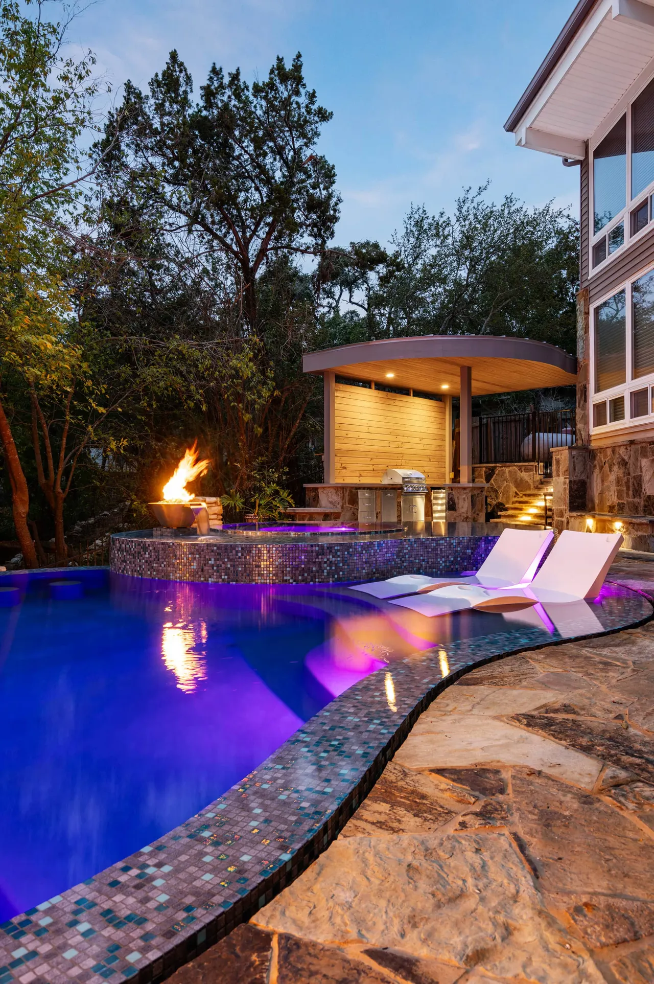 Lakeside Glass — Renovation & vanishing-edge spa in Dripping Springs, TX by GB IV Designs (photo 20)