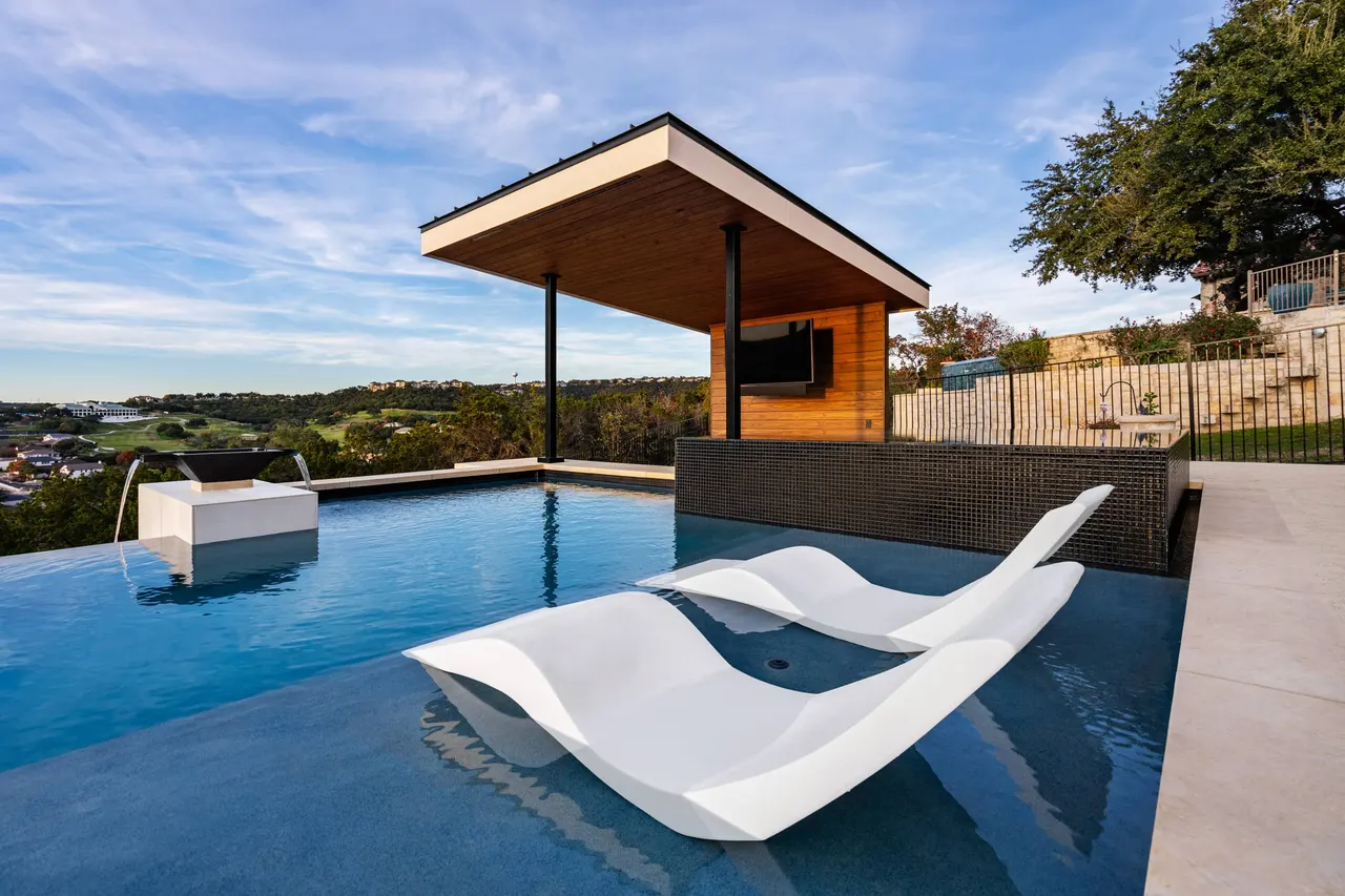 Sunset Perch — Vanishing-edge pool & cabana in Bee Cave, TX by GB IV Designs (photo 1)
