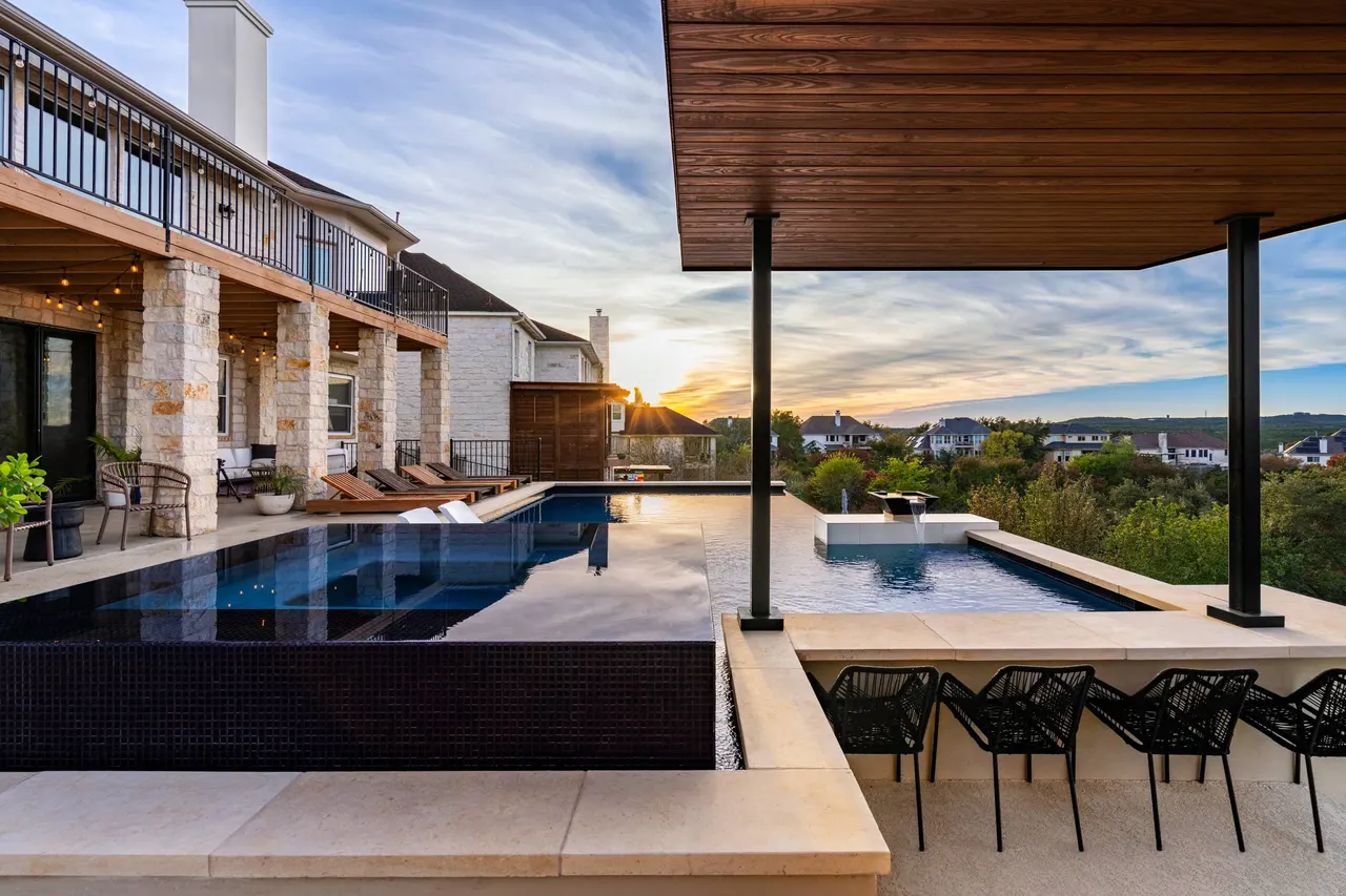 Sunset Perch — Vanishing-edge pool & cabana in Bee Cave, TX by GB IV Designs (photo 3)