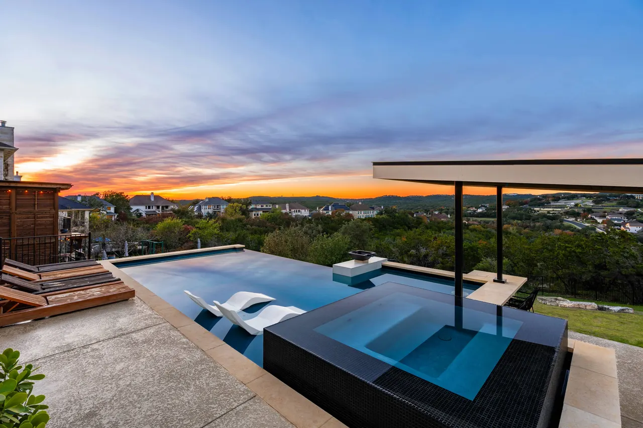 Sunset Perch — Vanishing-edge pool & cabana in Bee Cave, TX by GB IV Designs (photo 4)