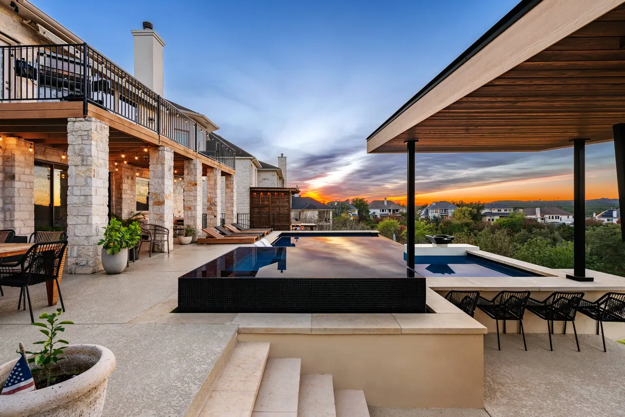 Sunset Perch — Vanishing-edge pool & cabana in Bee Cave, TX by GB IV Designs (photo 5)