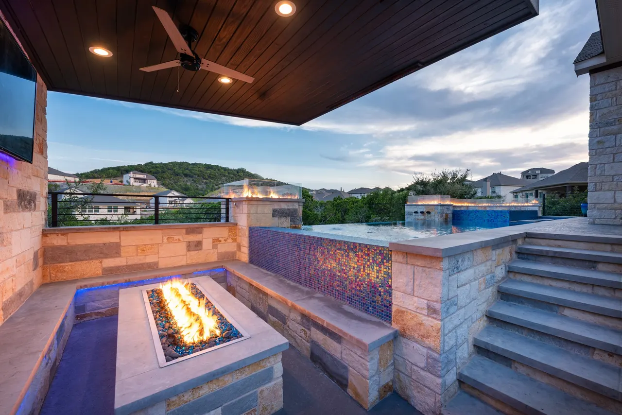 Terraced Modern — Geometric pool & outdoor living in Westlake, TX by GB IV Designs (photo 3)