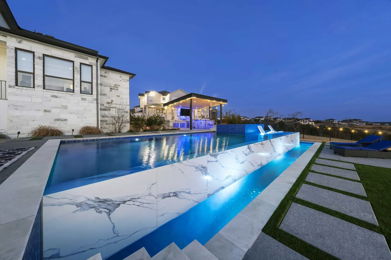 Terraced Modern — Geometric pool & outdoor living in Westlake, TX by GB IV Designs (photo 13)