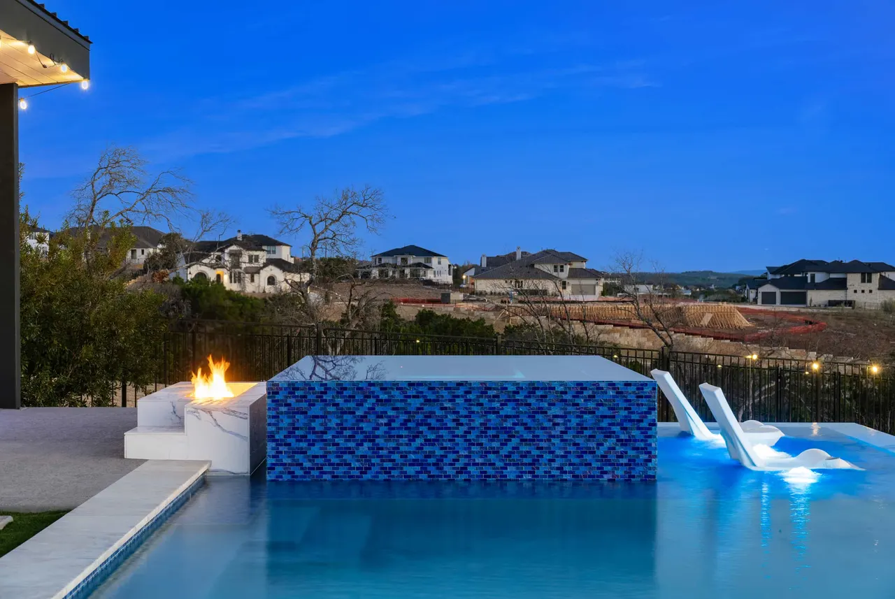 Terraced Modern — Geometric pool & outdoor living in Westlake, TX by GB IV Designs (photo 15)