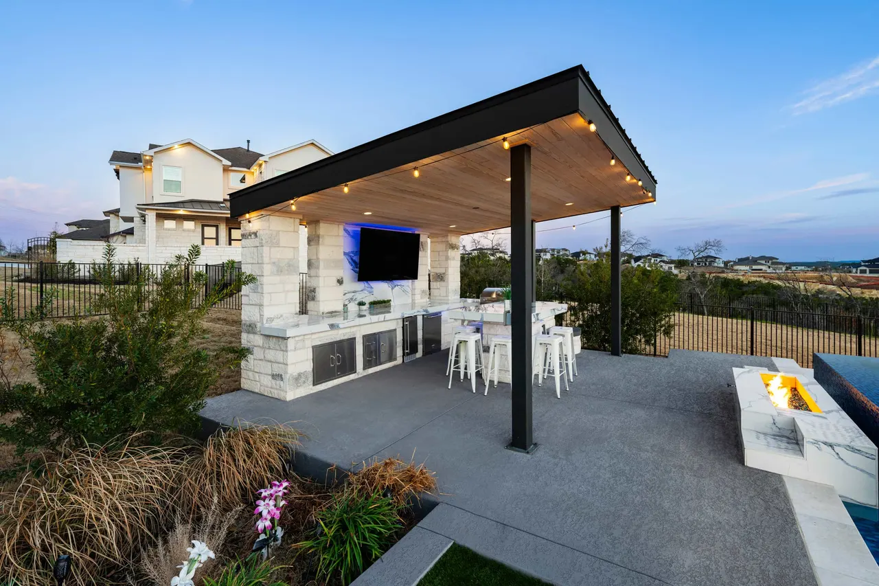 Terraced Modern — Geometric pool & outdoor living in Westlake, TX by GB IV Designs (photo 23)