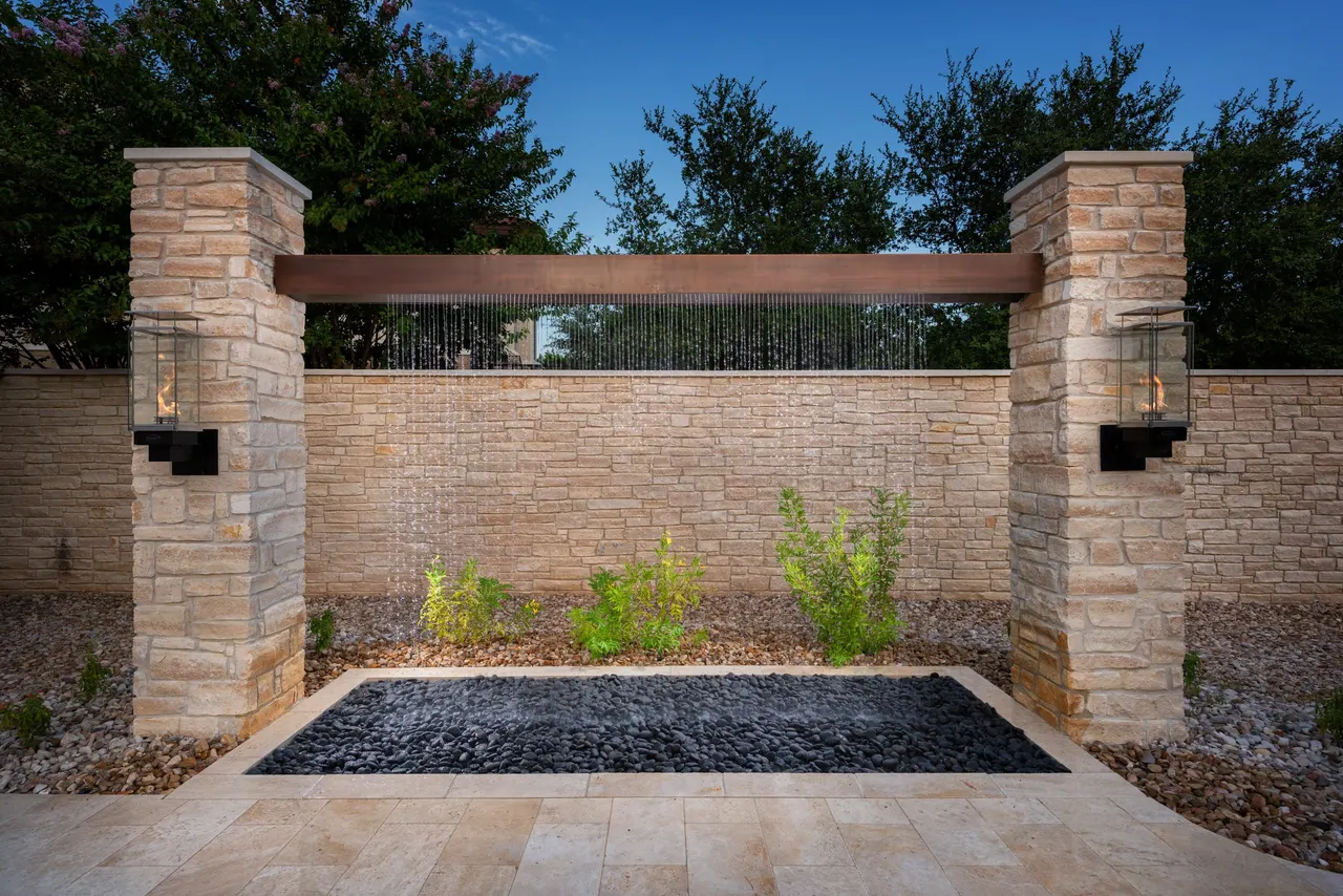 Villa Courtyard — Freeform pool & spa in Austin, TX by GB IV Designs (photo 7)