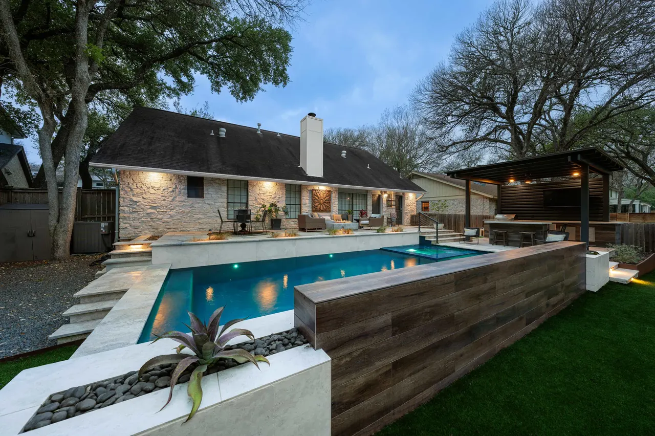 Woodland Geometric — Geometric pool & cabana in Steiner Ranch, TX by GB IV Designs (photo 10)